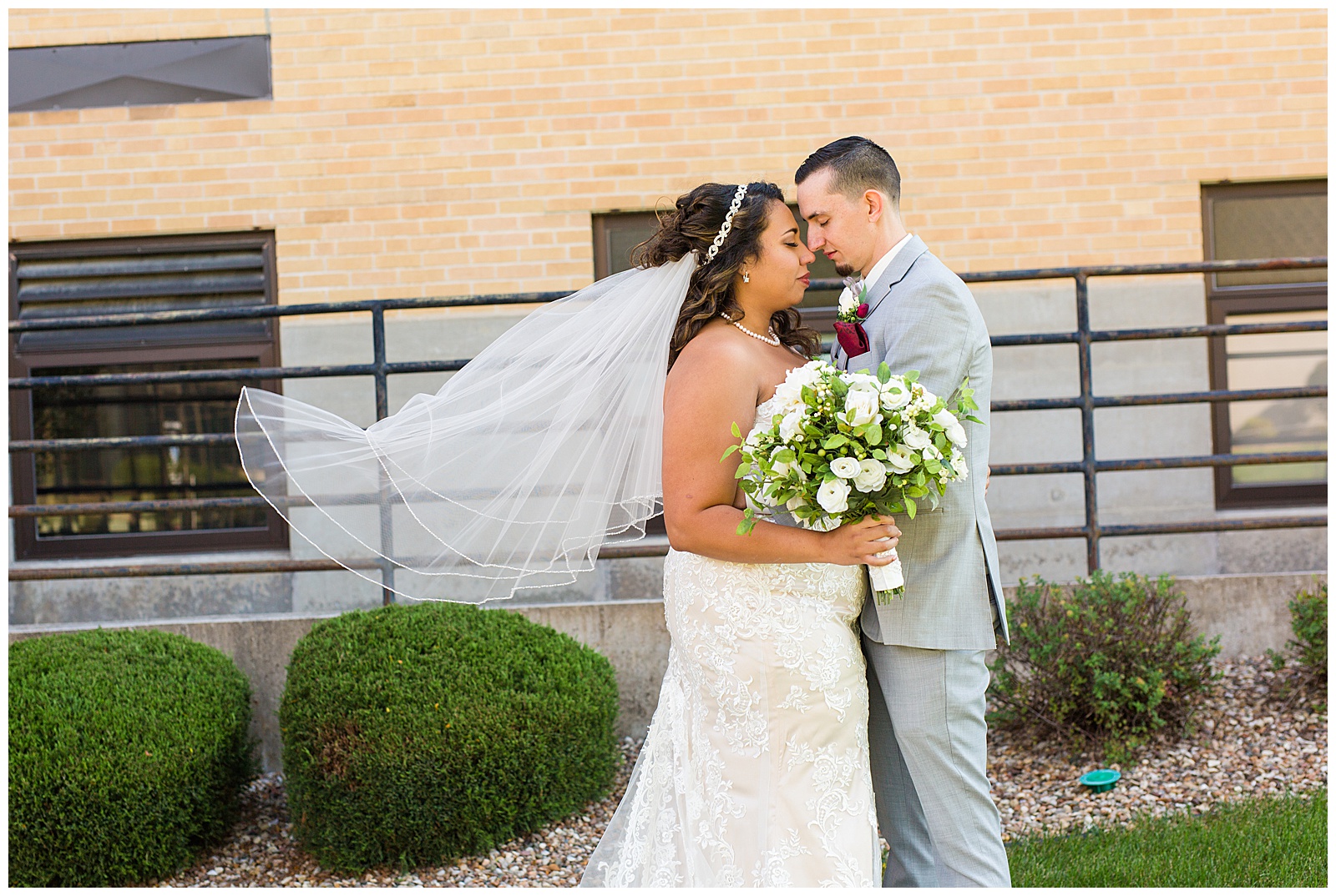 Cedar Rapids Iowa Wedding | Iowa City Weddng Photographers | Megan Snitker Photography_0048.jpg