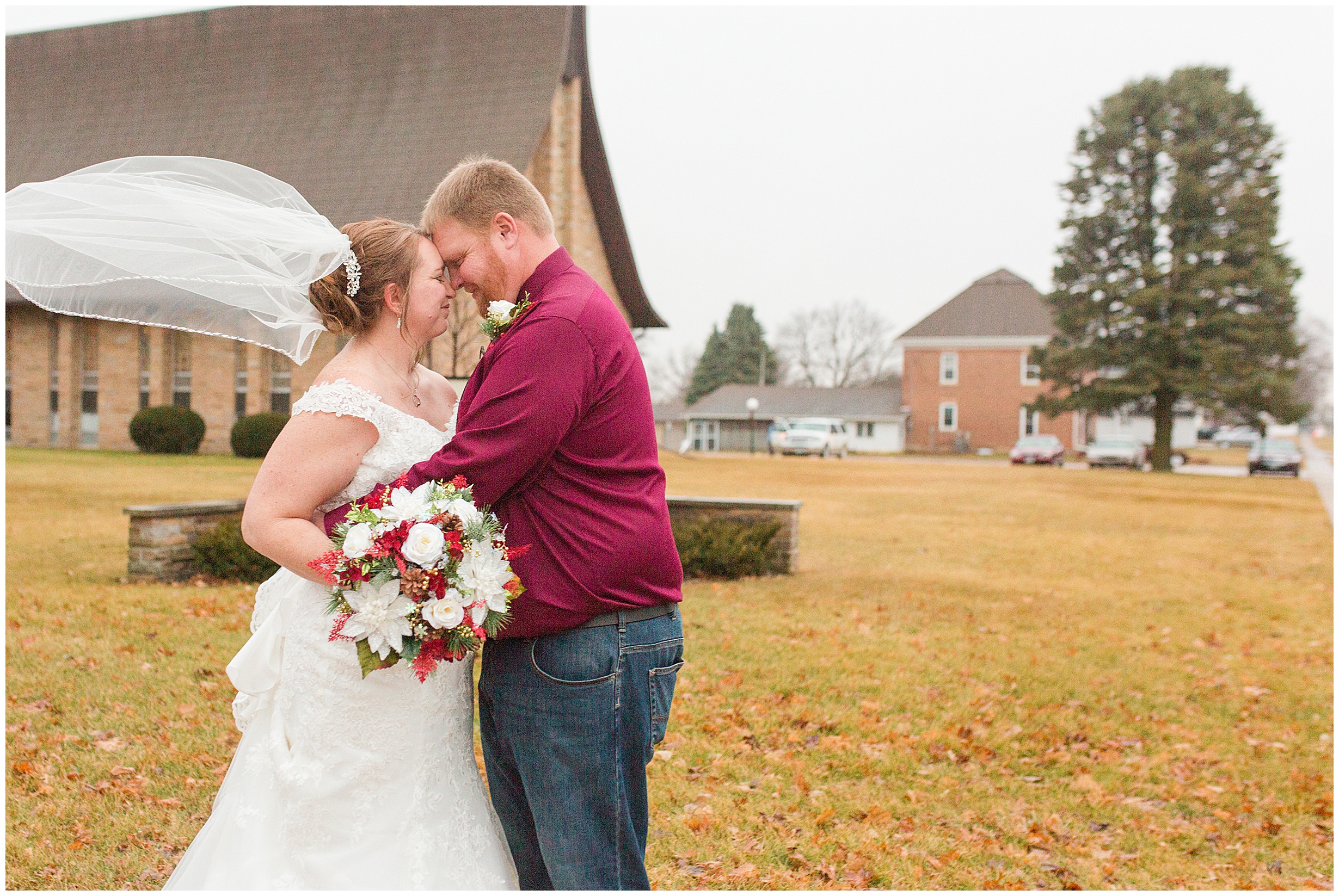 Iowa City Photographers - Iowa Winter Wedding -Megan Snitker Photography_0044.jpg