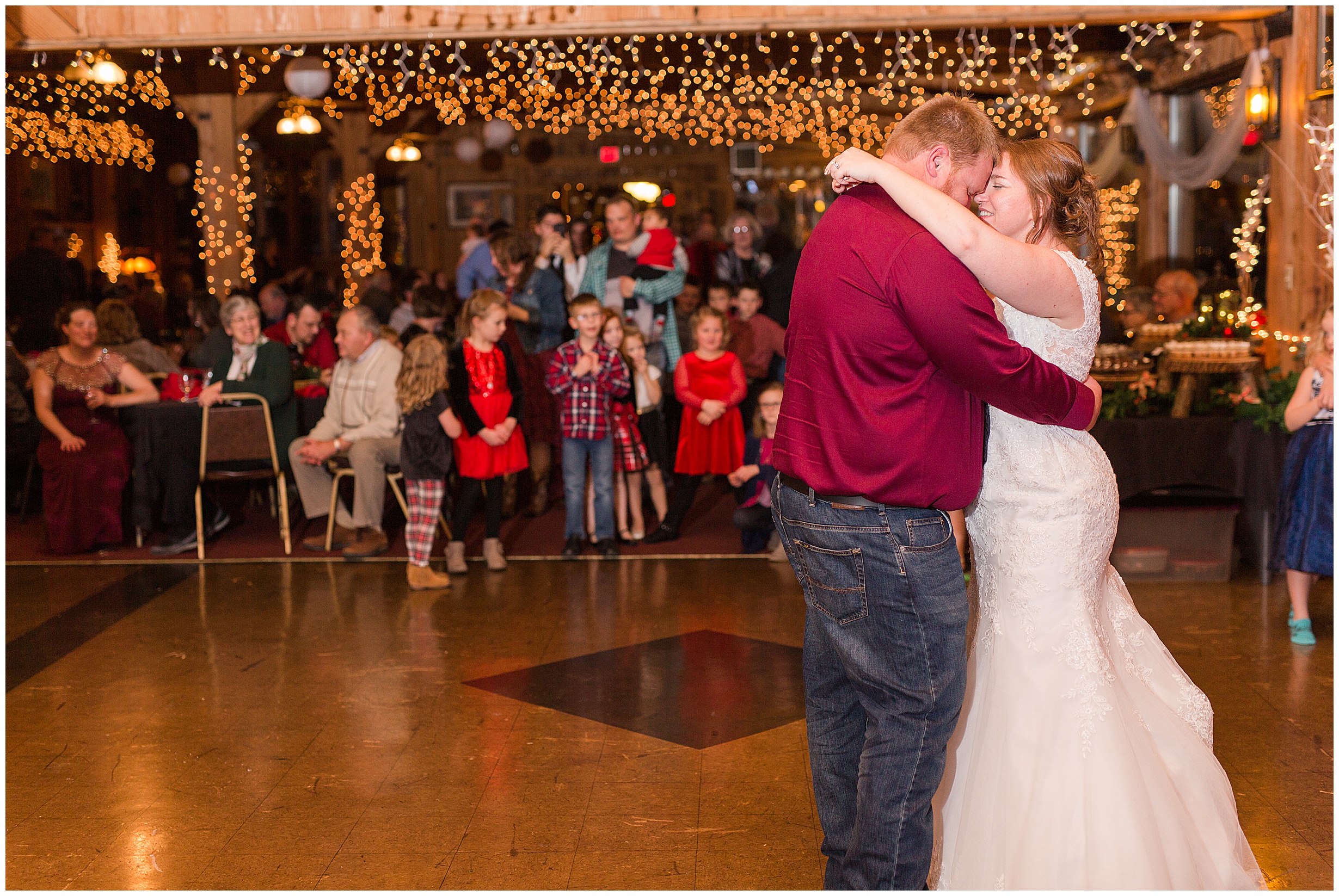 Iowa City Photographers - Iowa Winter Wedding -Megan Snitker Photography_0059.jpg