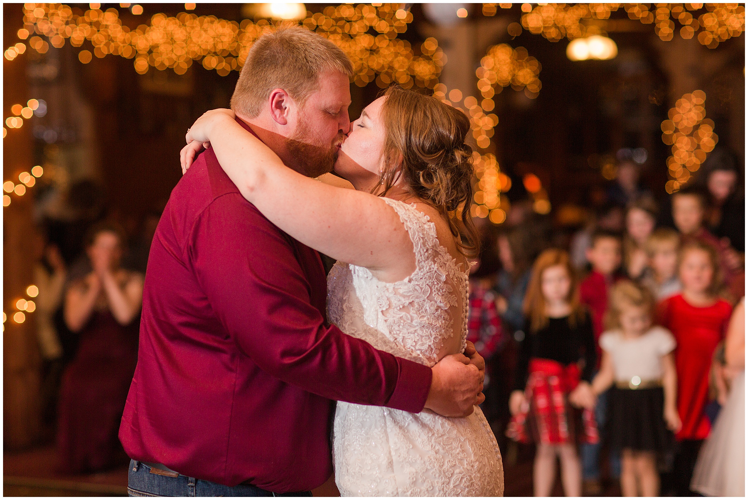 Iowa City Photographers - Iowa Winter Wedding -Megan Snitker Photography_0063.jpg
