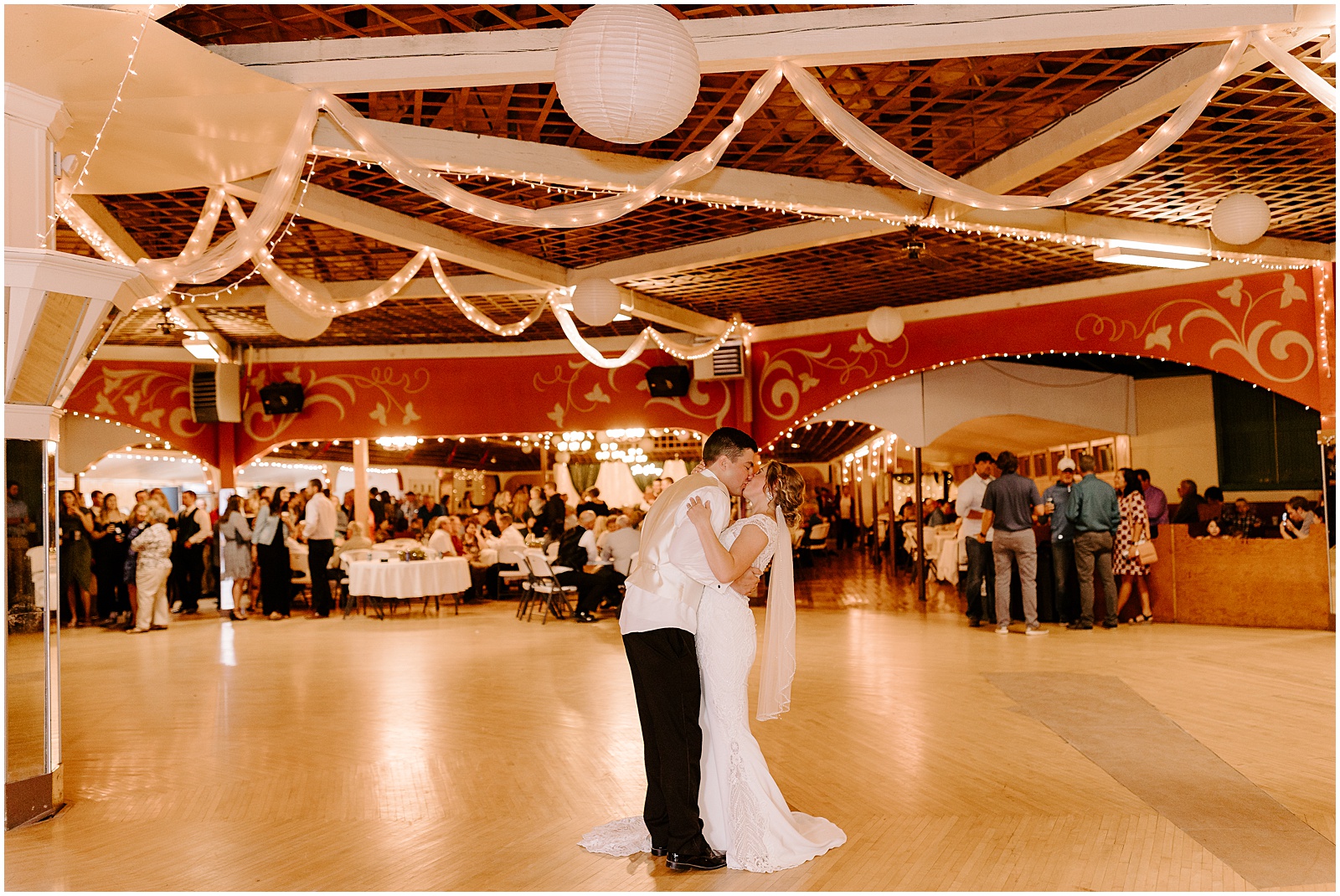 Inwood Ballroom Spillville Iowa Wedding-165_WEB.jpg
